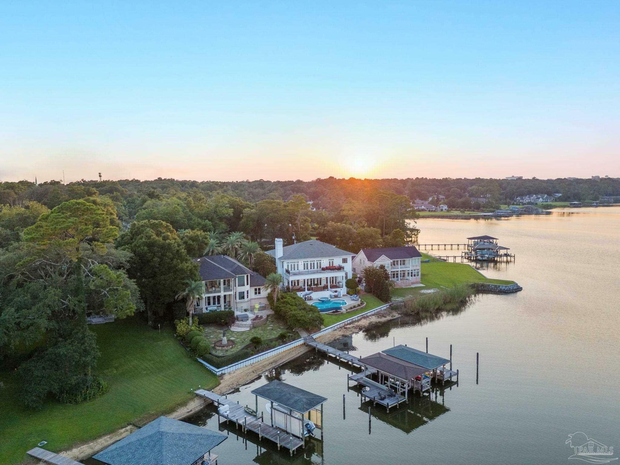 Property Photo: 3410 N 18th Ave FL 32503