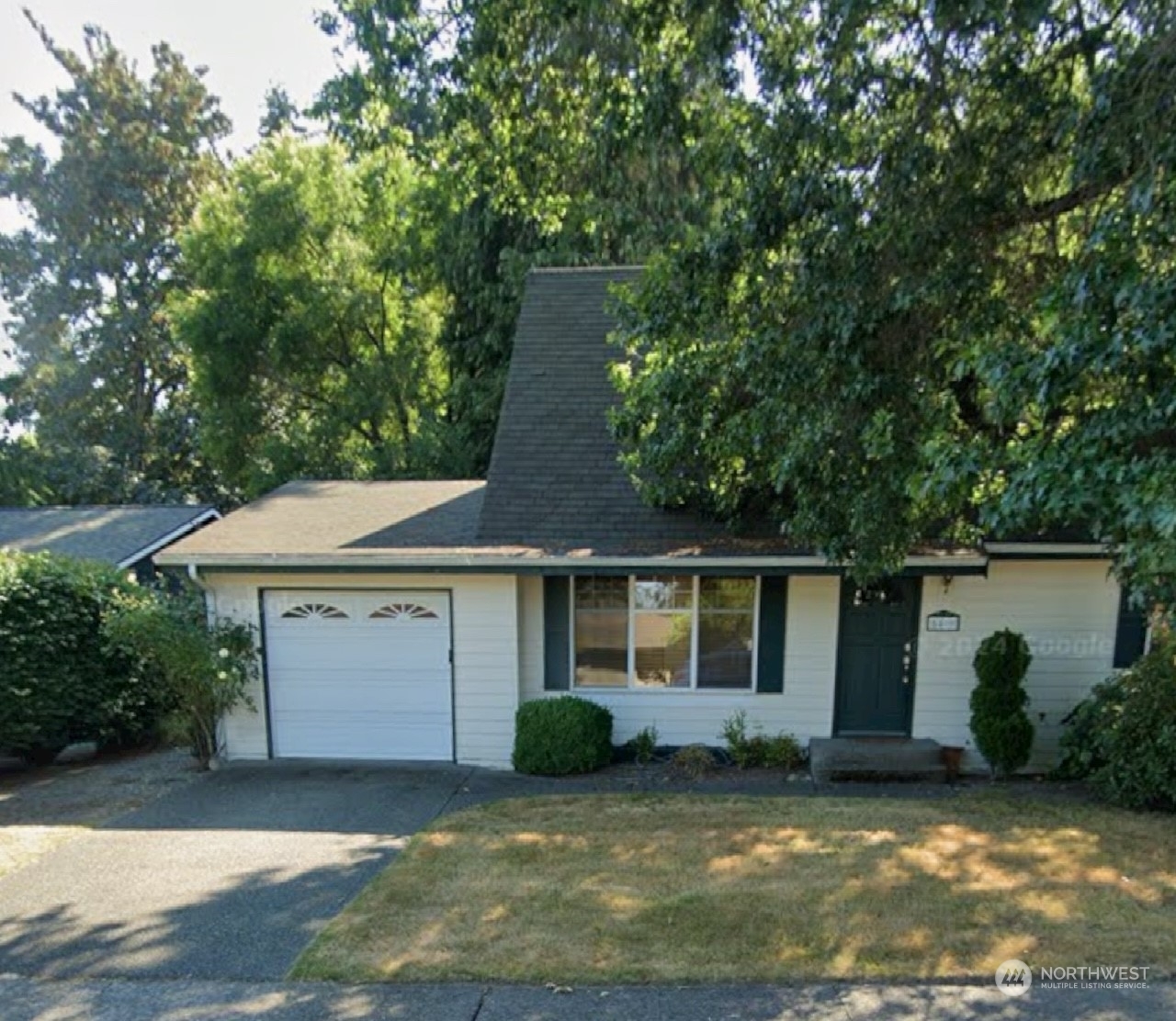 Property Photo:  5409 156th Drive NE  WA 98052 