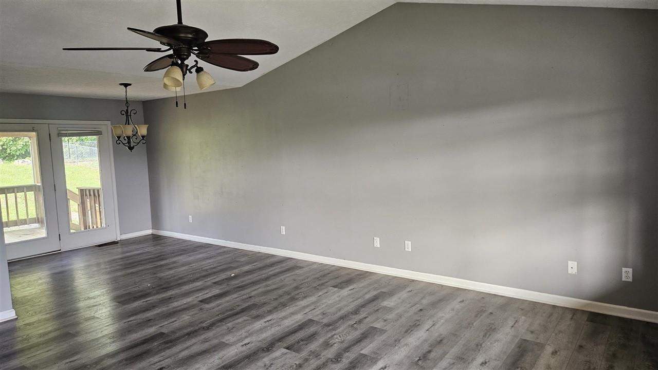 Property Photo: 133 Village Circle KY 42749
