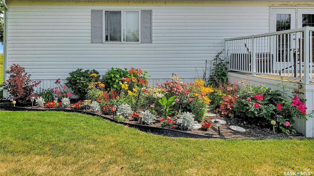 Property Photo: 800 3rd Avenue SK S0A 3W0