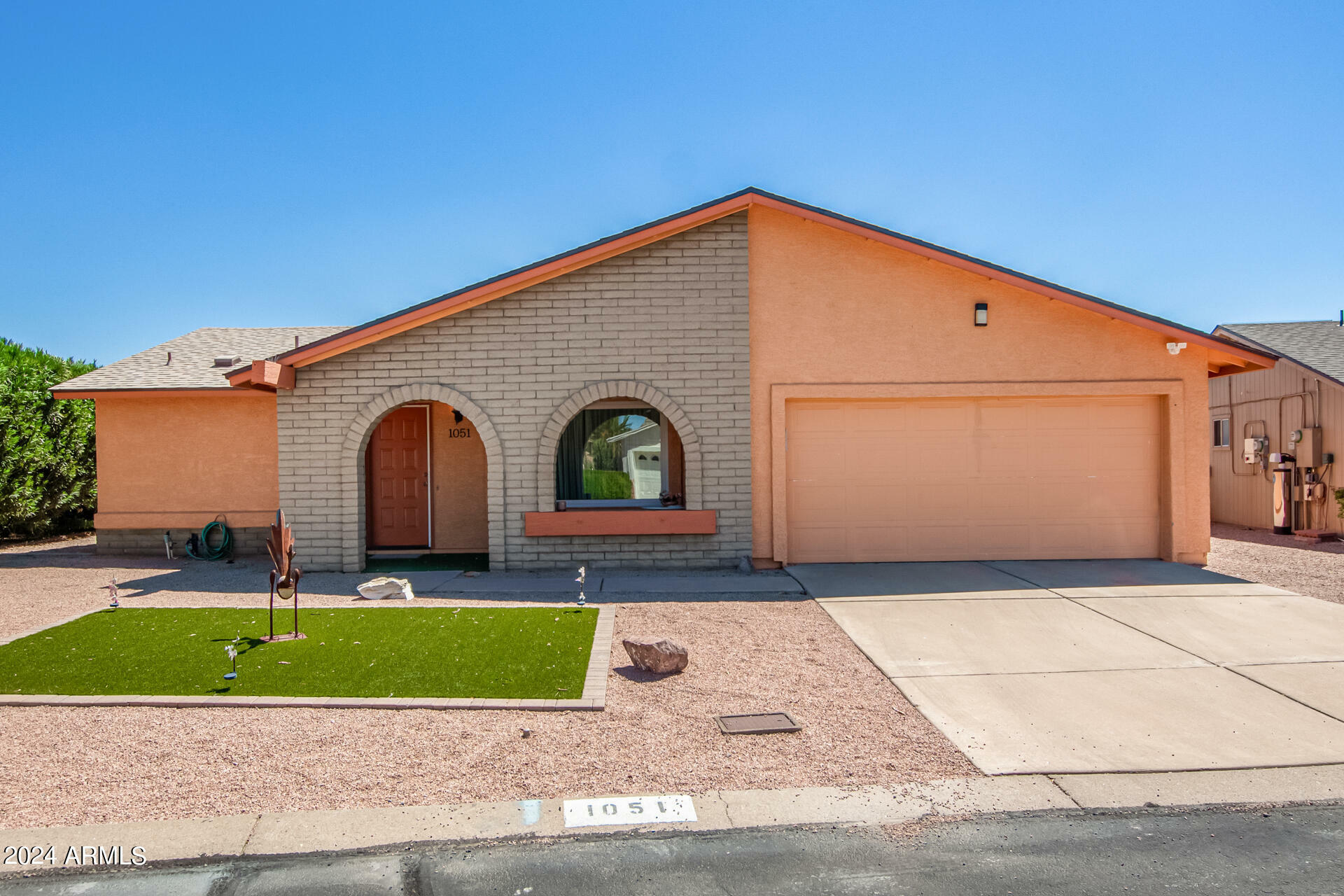 Property Photo:  1051 S Florence Drive  AZ 85208 