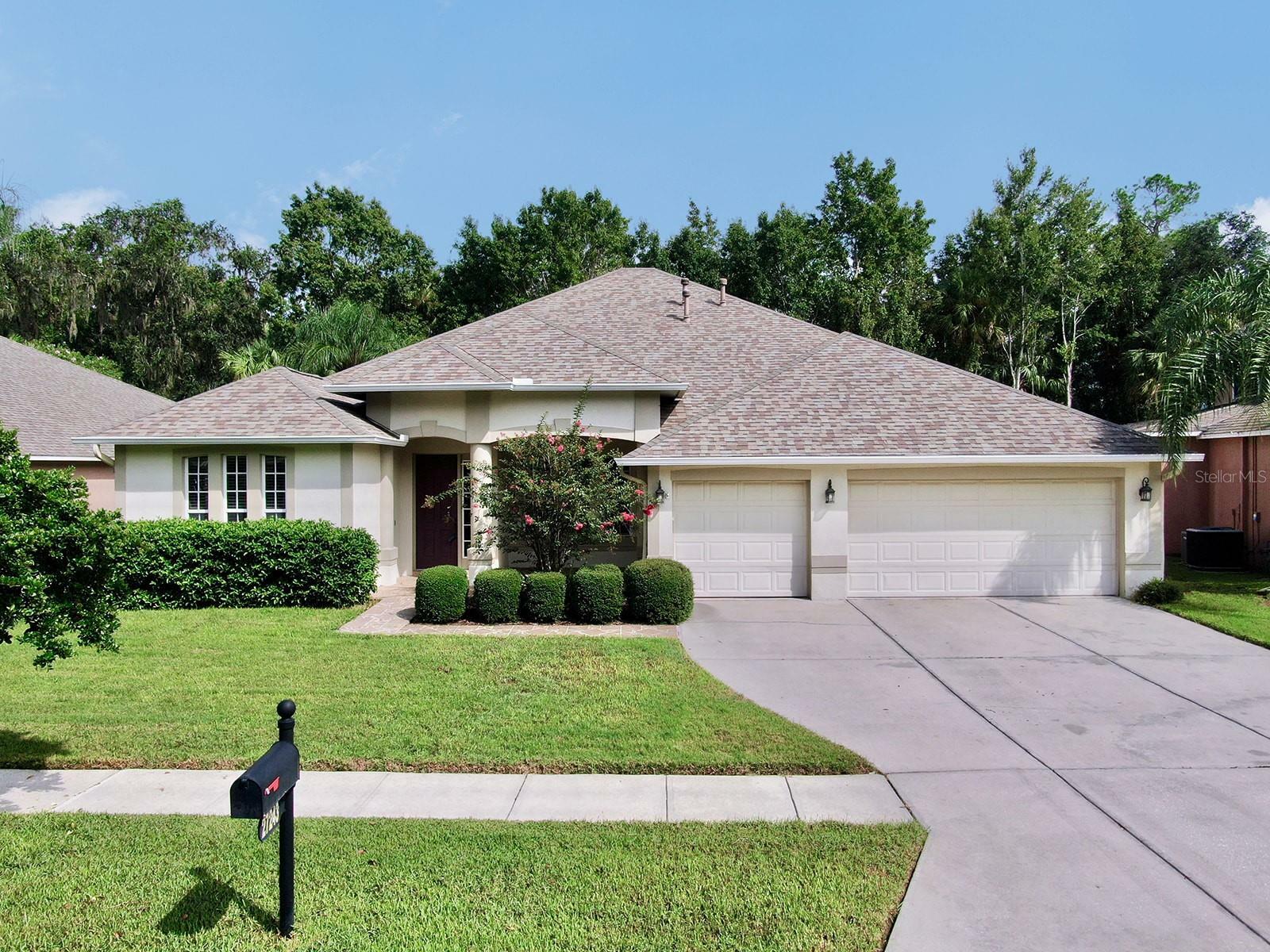 Property Photo:  27243 Fordham Drive  FL 33544 