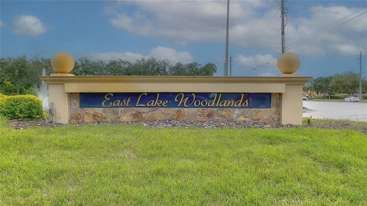 Property Photo: 406 Meadow Lane FL 34677