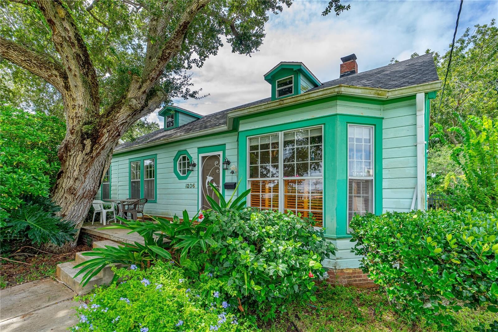 Property Photo:  1206 S Riverside Drive  FL 32168 