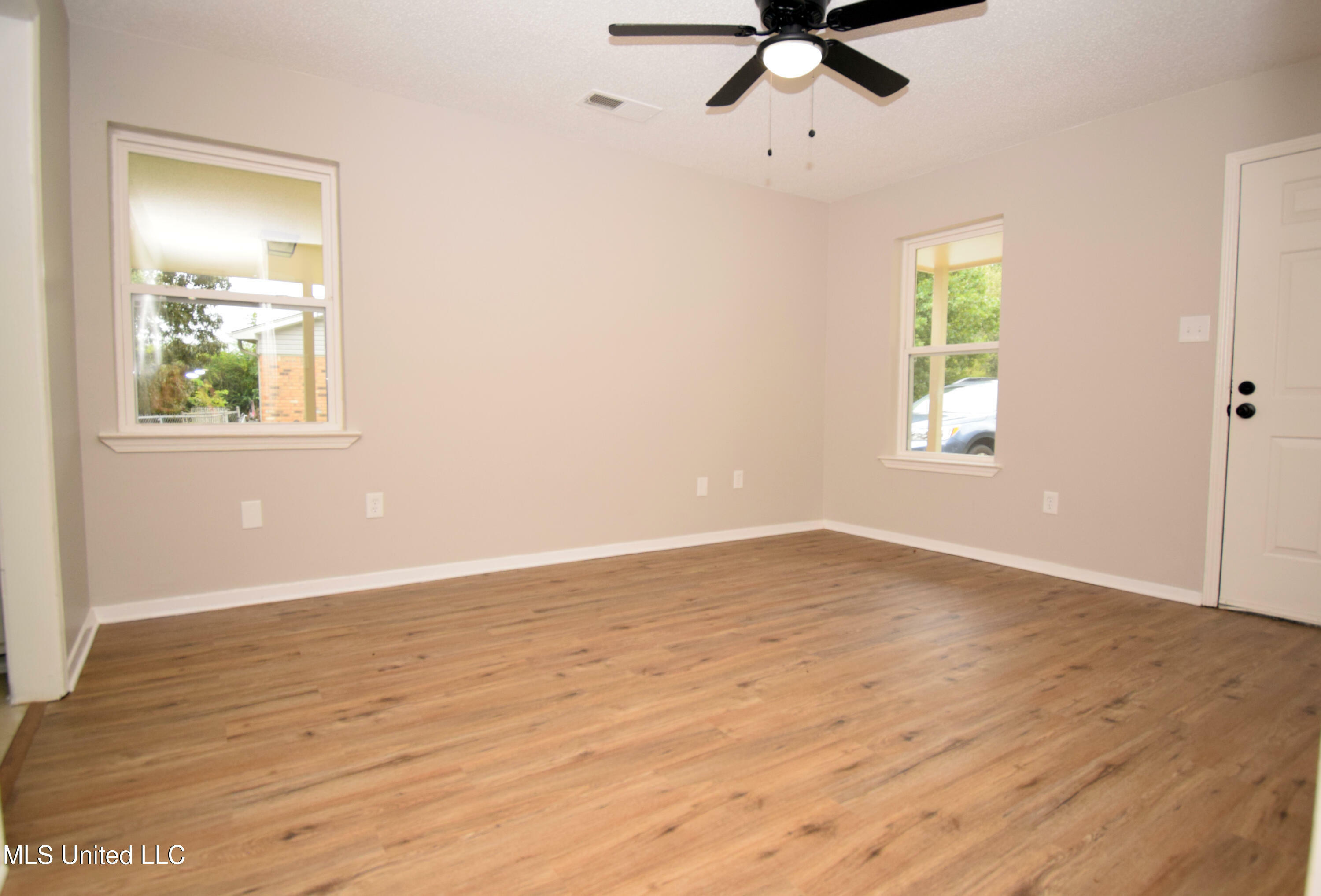 Property Photo:  5820 Gray Cove  MS 38637 