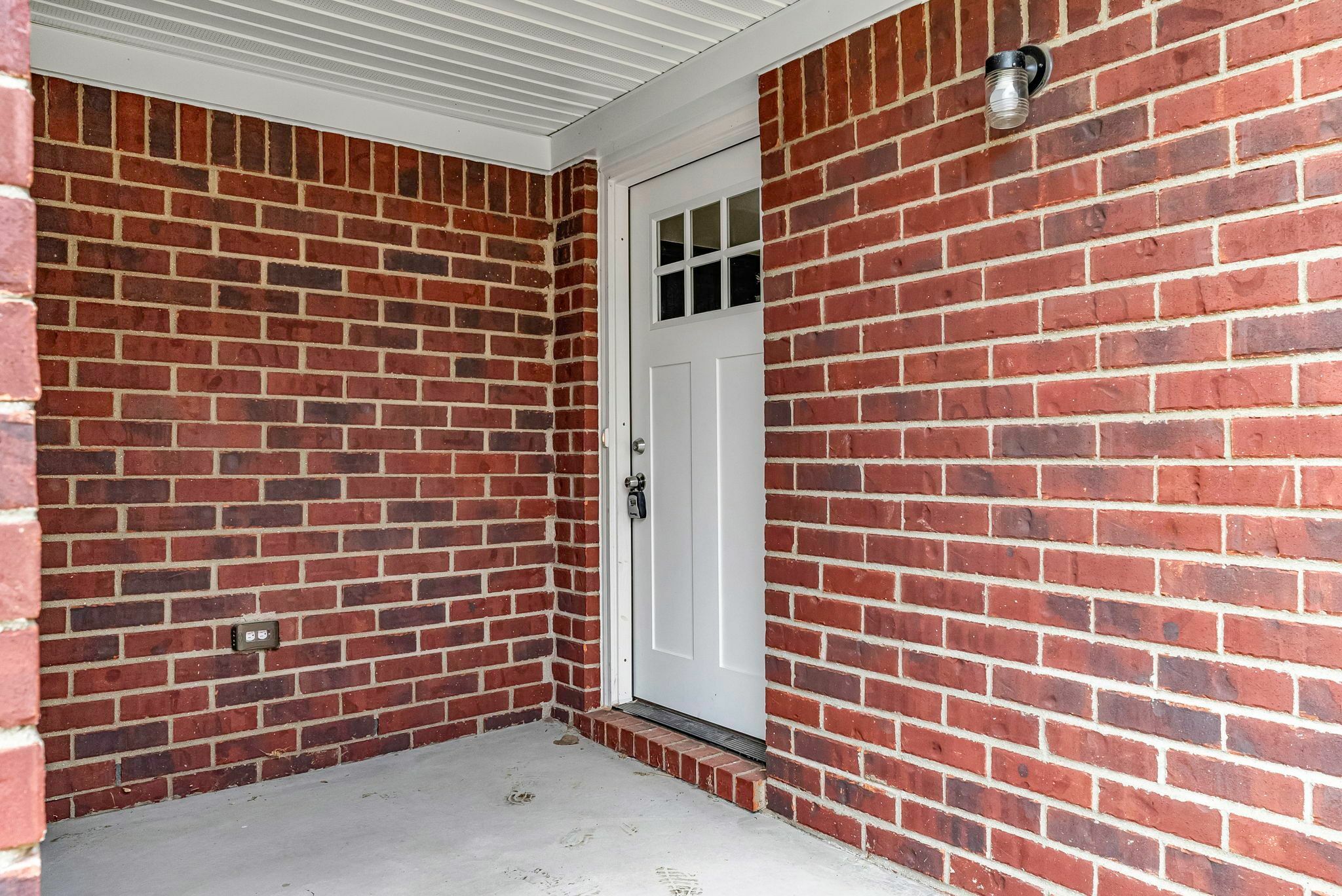 Property Photo:  303 Hidden Harbor Way  MI 48039 2832 