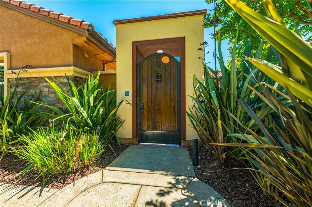 Property Photo:  17536 Fairbreeze Court  CA 92504 