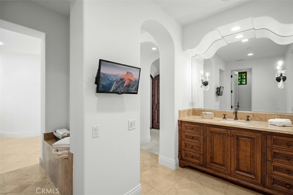 Property Photo: 60 Canyon Creek CA 92603
