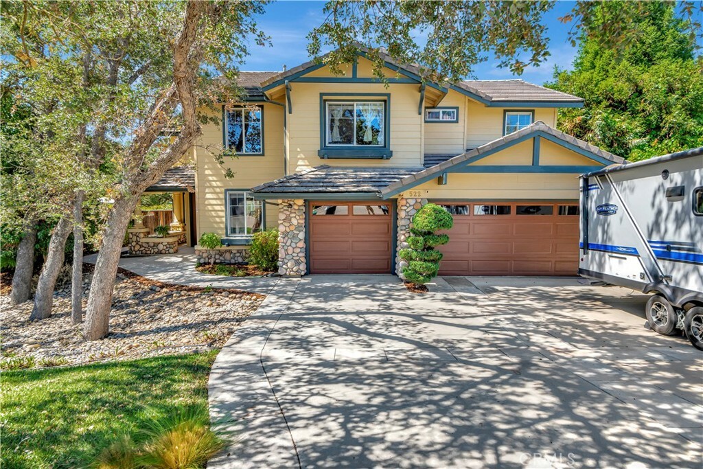 Property Photo: 522 Laurelwood Drive CA 93446