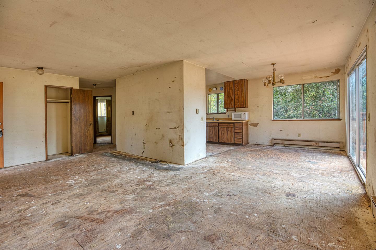 Property Photo:  1889 Redwood Drive  CA 95003 