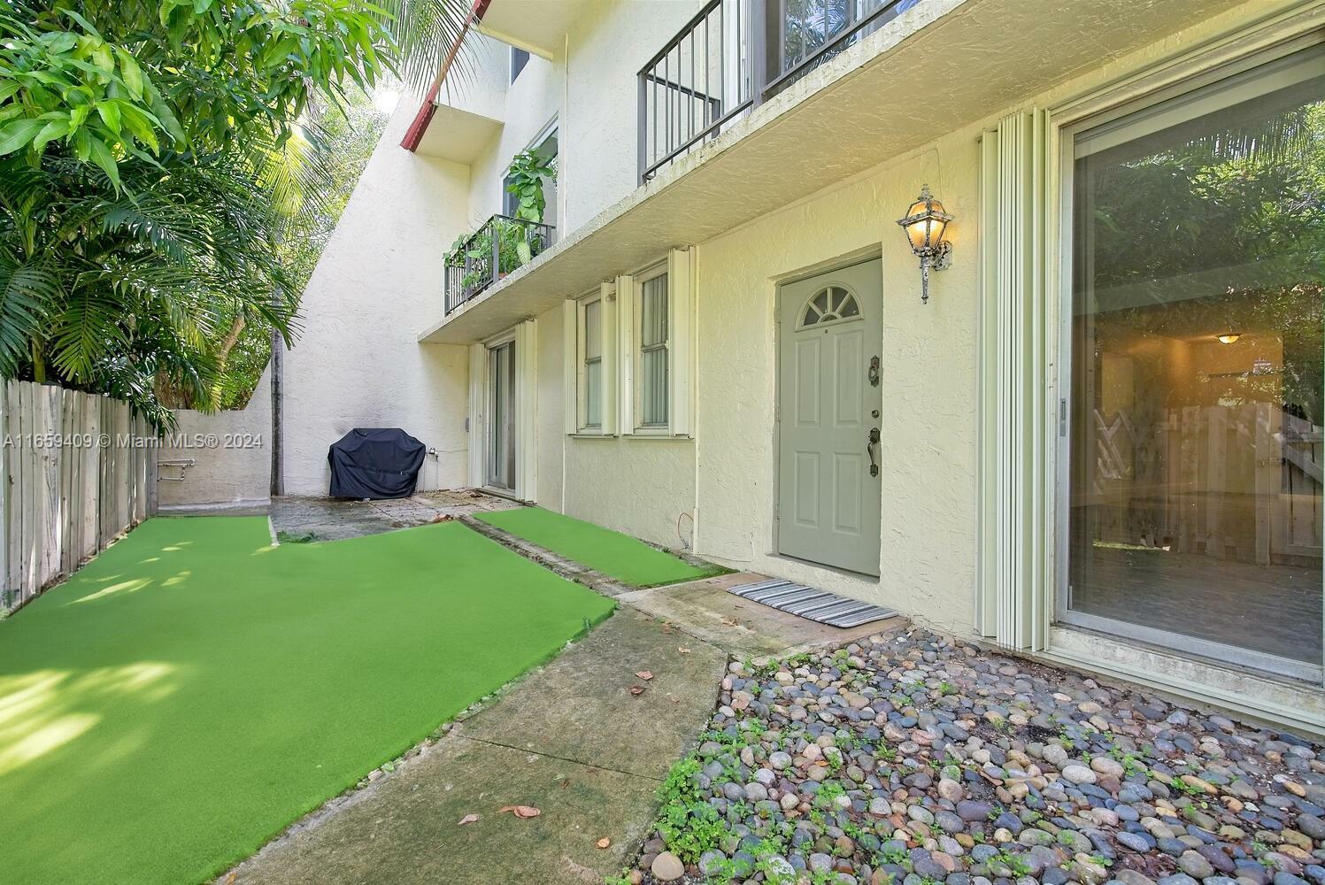 Property Photo:  1655 NE 115th St 7B  FL 33181 