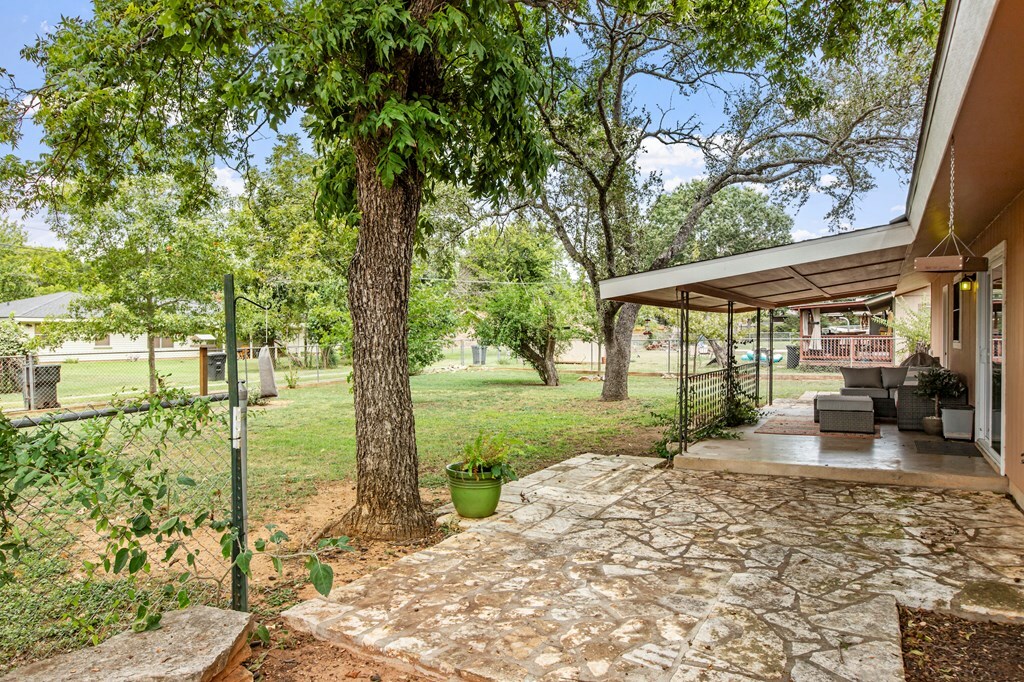 Property Photo:  604 Bowie  TX 78624 