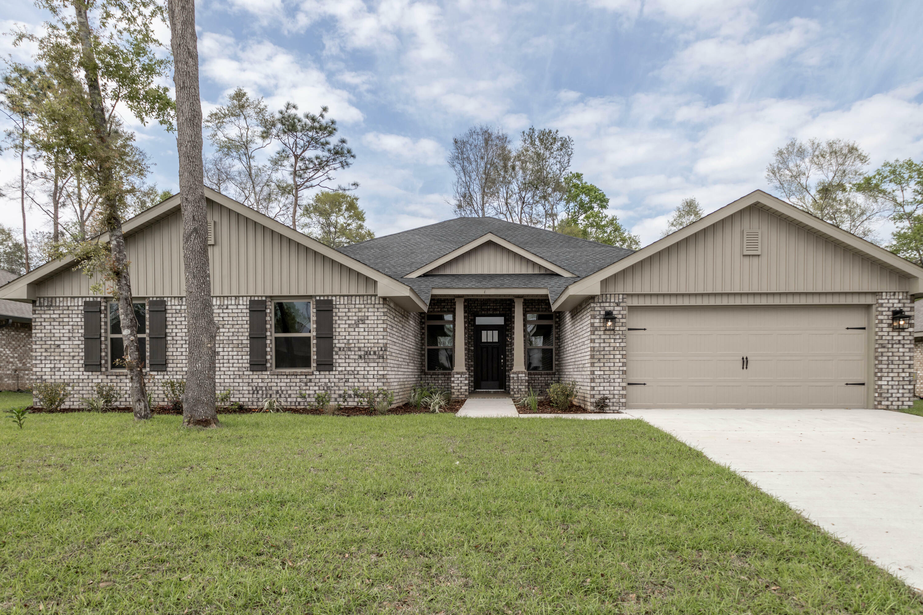 Property Photo:  5905 Silvercrest Boulevard  FL 32536 