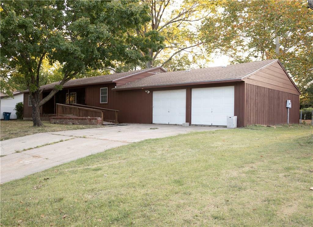 Property Photo:  202 Highland Road  KS 67337 