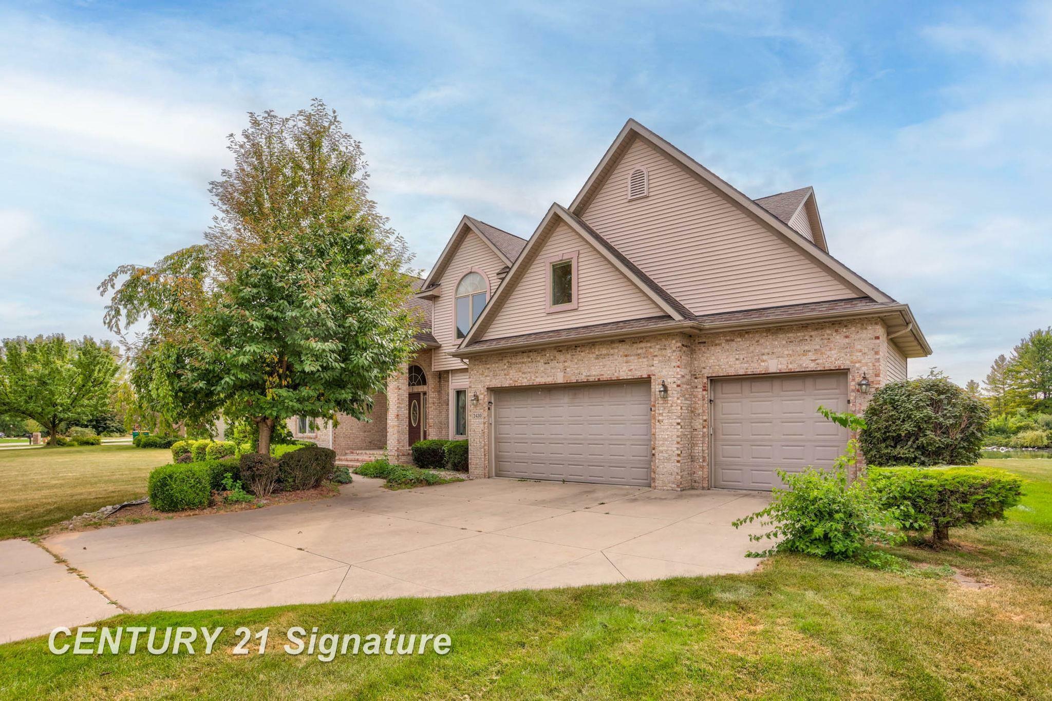 Property Photo:  2430 Copper Creek Drive  MI 48706 