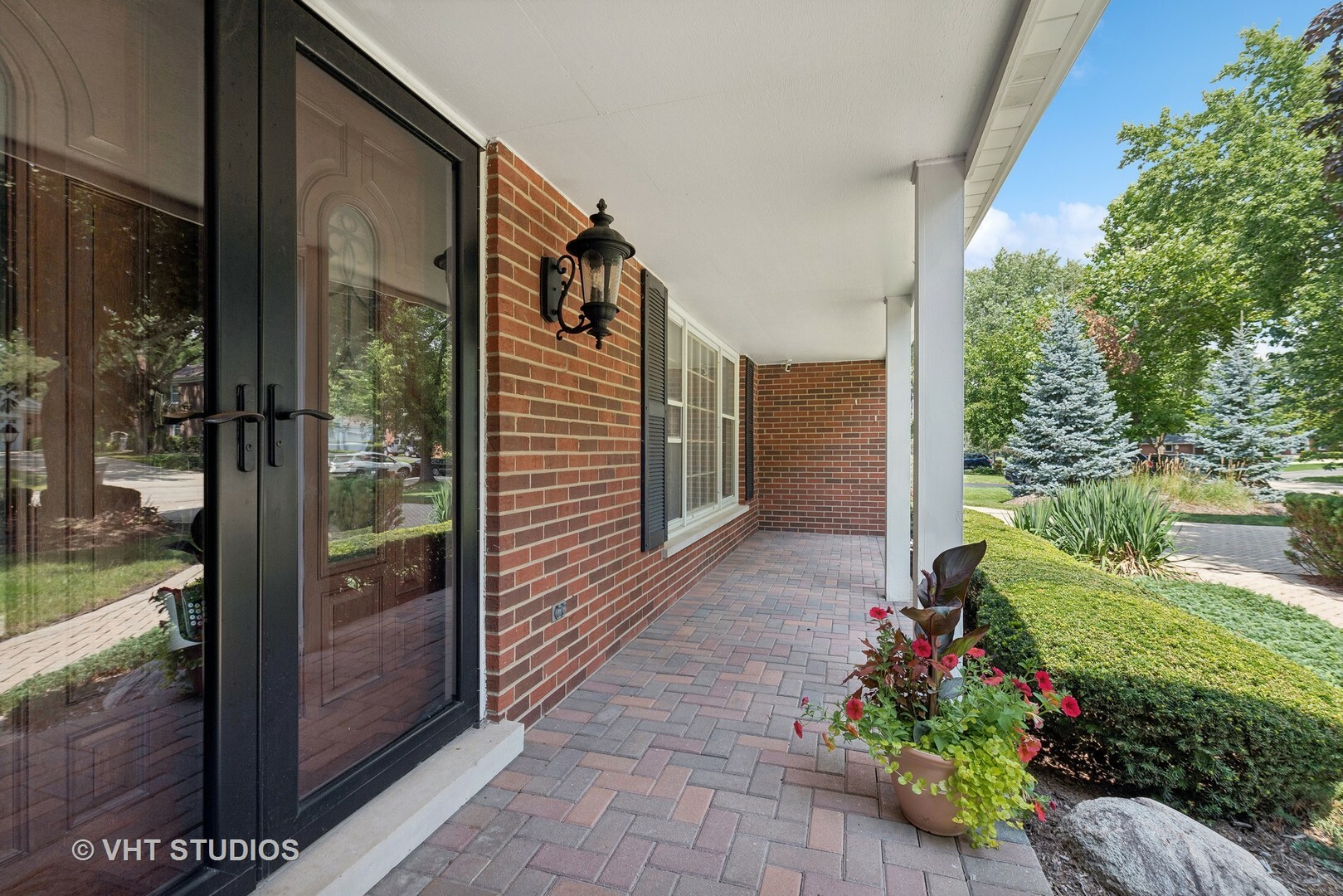 Property Photo:  230 Cold Spring Road  IL 60010 