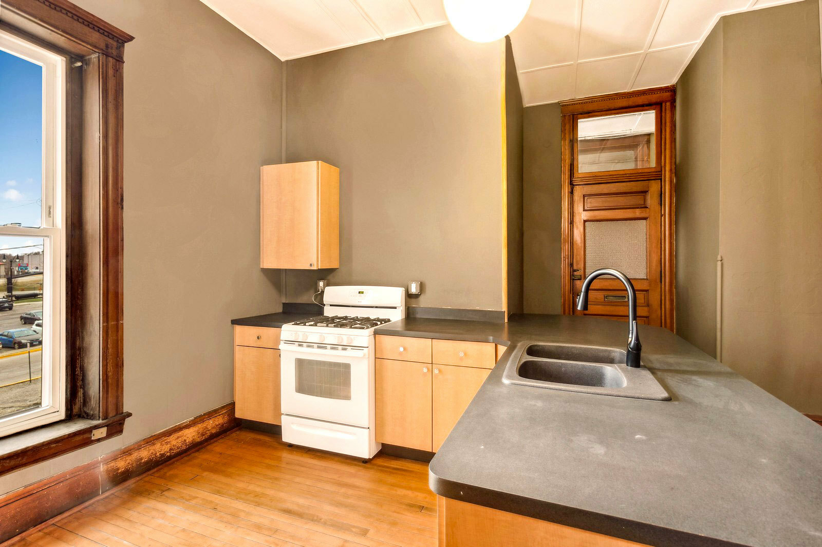 Property Photo:  169 S Schuyler Avenue 3-4  IL 60901 