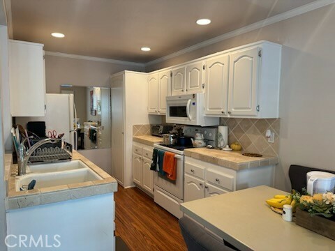 Property Photo:  1167 Kirkford Way  CA 91361 