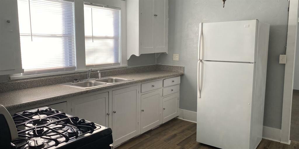 Property Photo:  1116 N Bell Avenue  TX 76209 