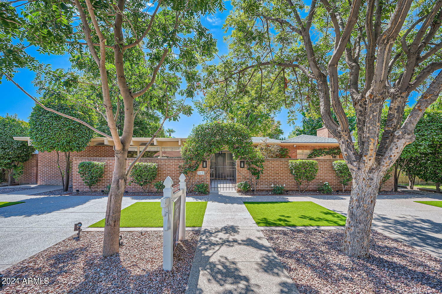 Property Photo:  43 E 14th Street E  AZ 85281 