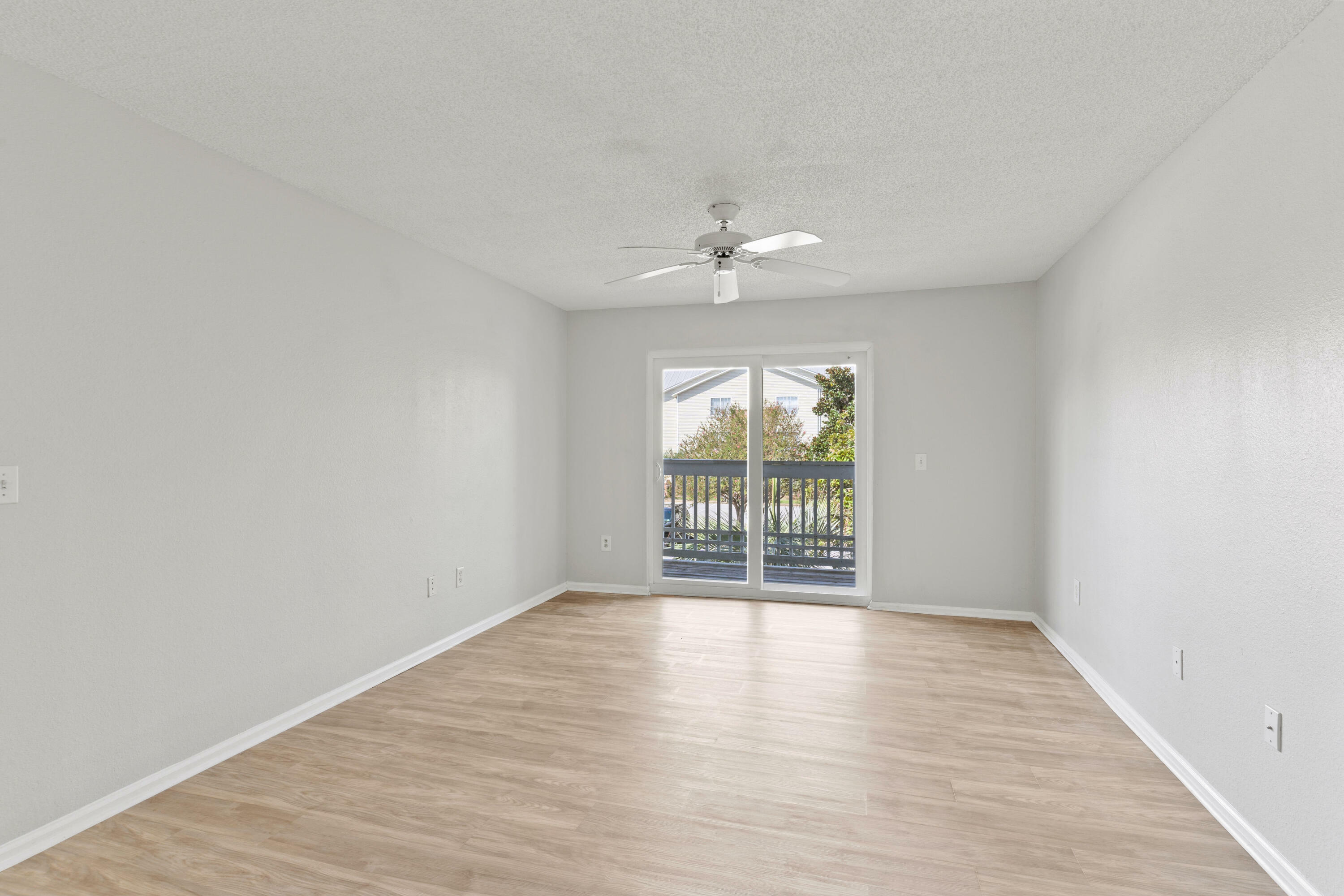 Property Photo: 4070 Dancing Cloud Court Unit 183 FL 32541