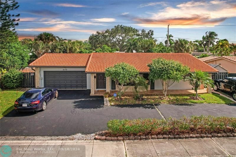 Property Photo: 5230 NE 18th Ave FL 33334