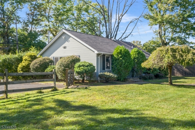 Property Photo:  8 Acken Rd  NJ 07920 