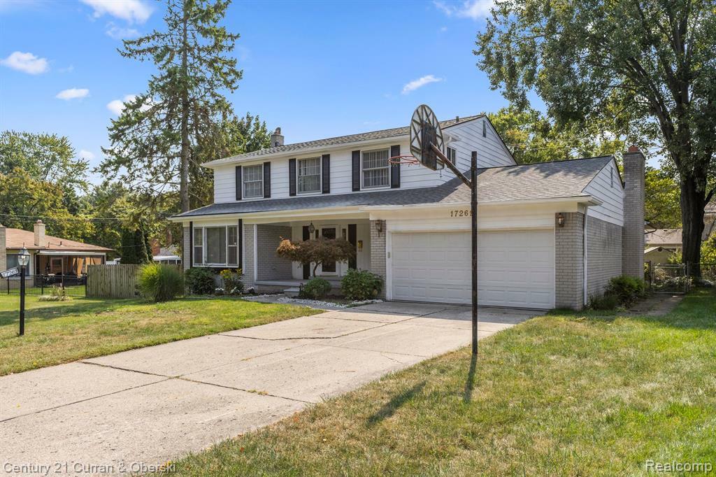 Property Photo:  17261 Bell Creek Lane  MI 48152 3295 