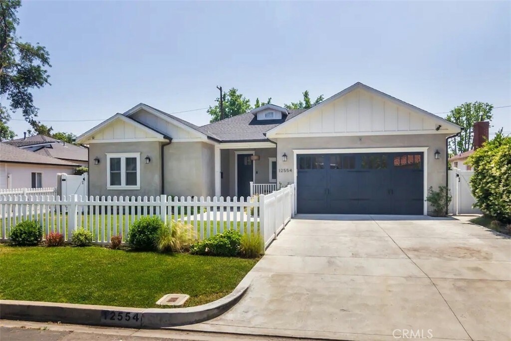 Property Photo:  12554 Collins Street  CA 91607 