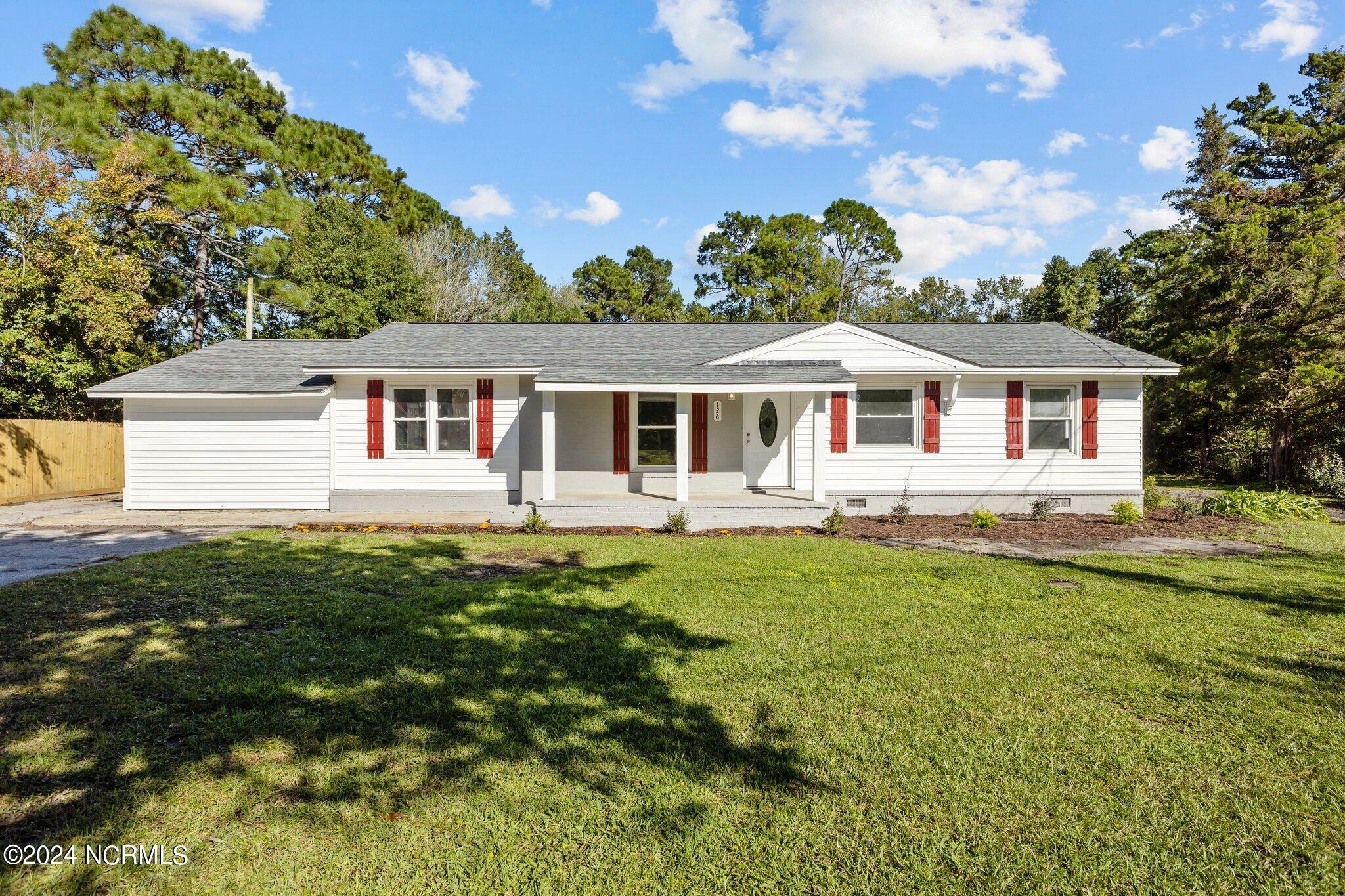 126 English Street  Newport NC 28570 photo