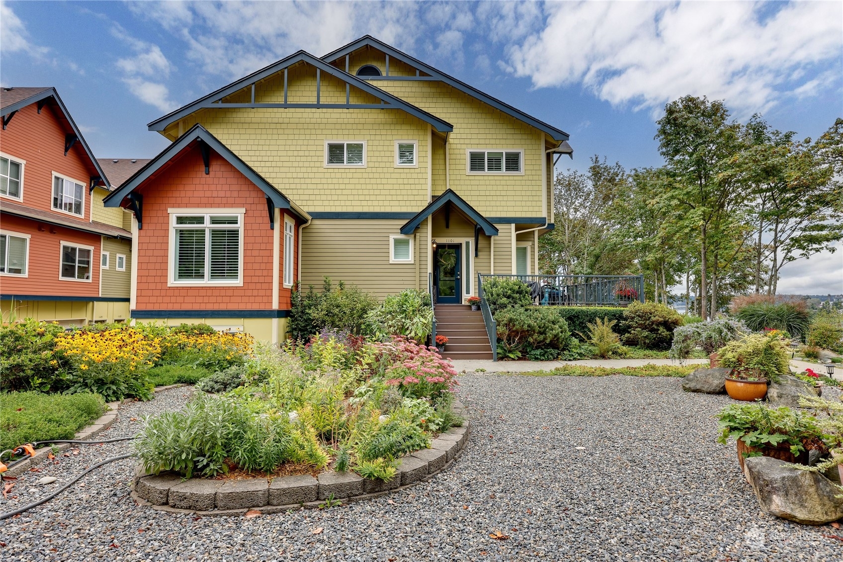 Property Photo:  1101 Campbell Way  WA 98310 