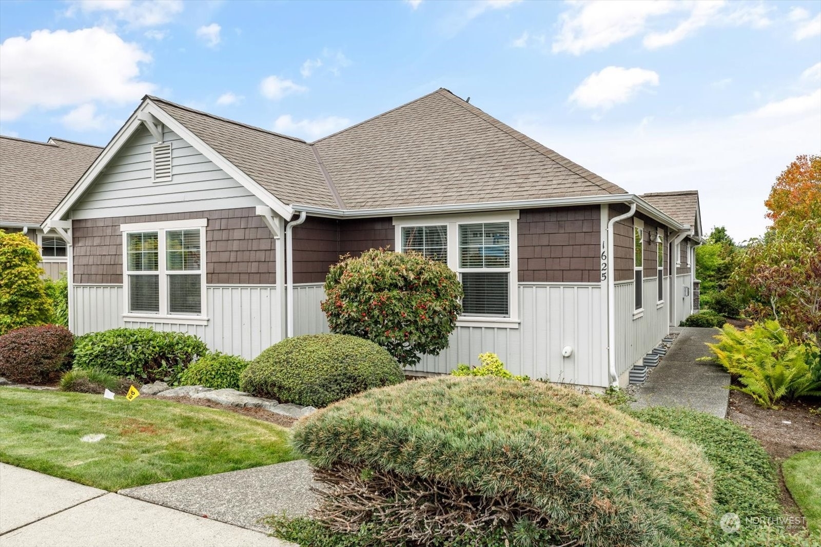 1625 SW Vanguard Street  Oak Harbor WA 98277 photo