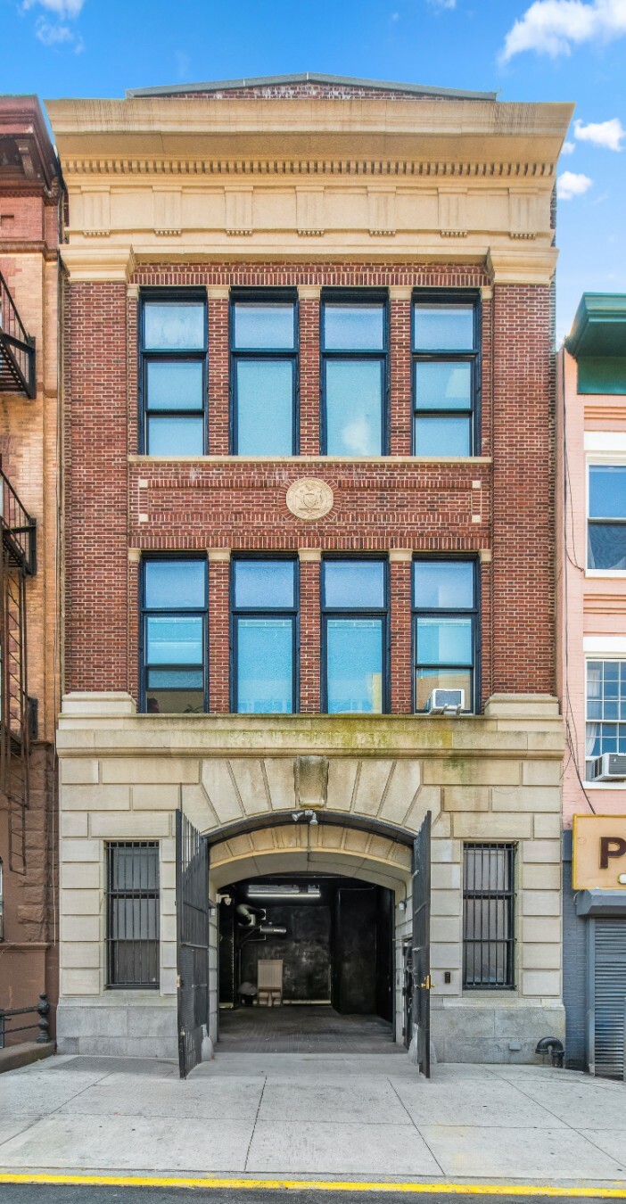 Property Photo: 124 Dekalb Avenue NY 11217