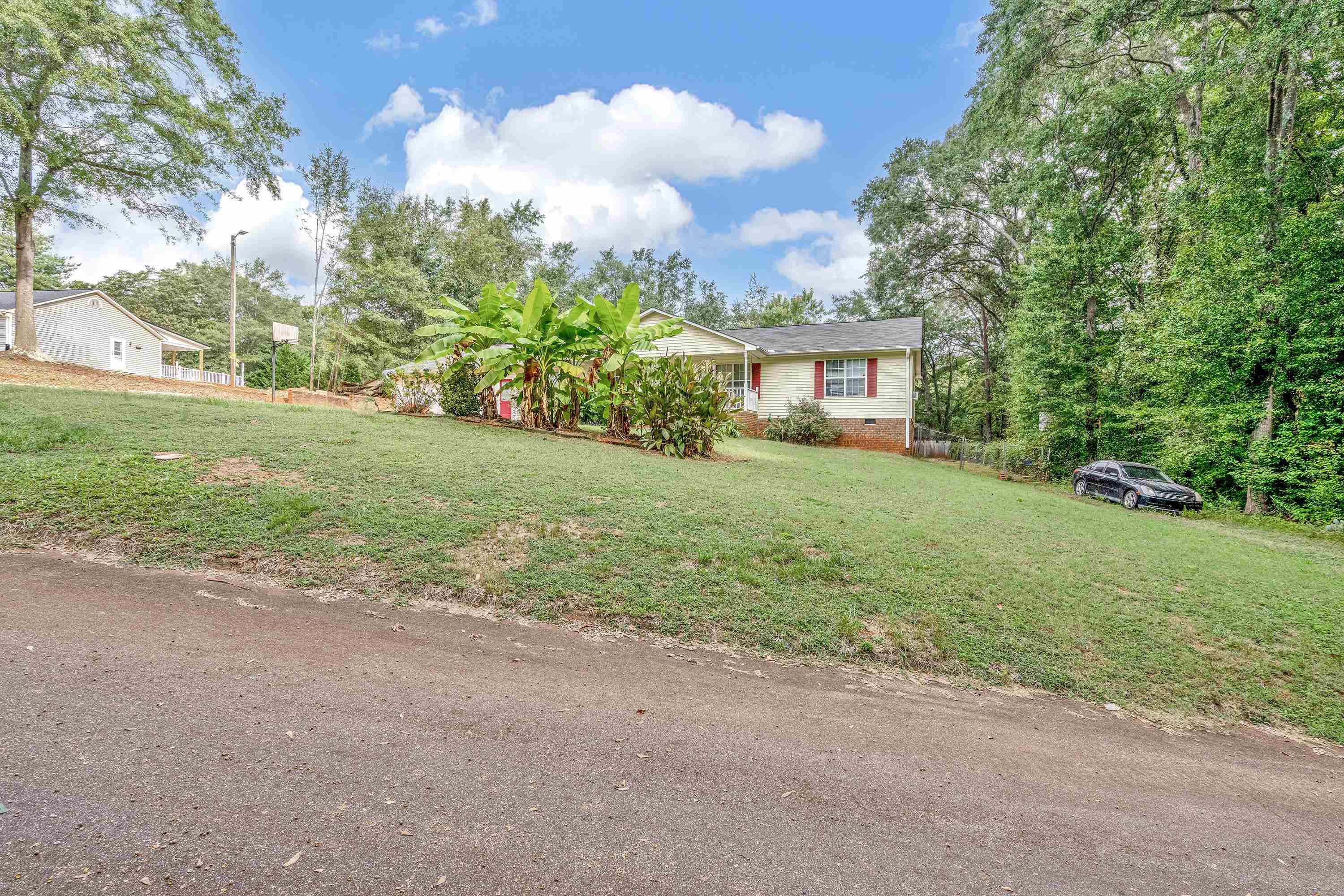 Property Photo:  3 McDowell Drive  SC 29303 