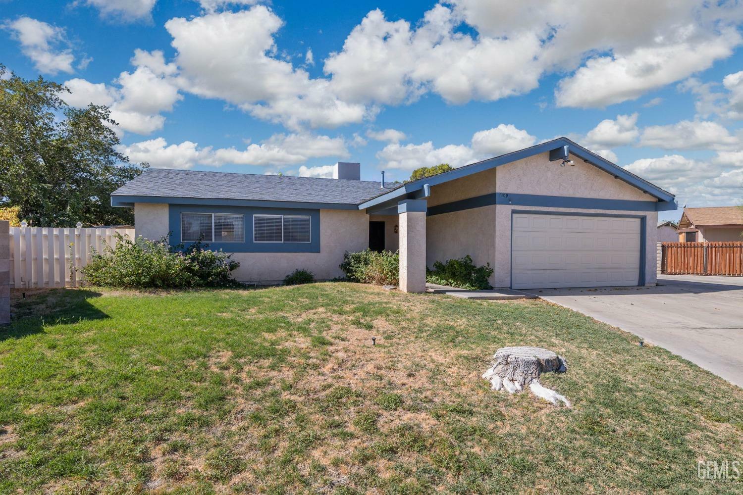 Property Photo:  1109 Krista Court  CA 93555 