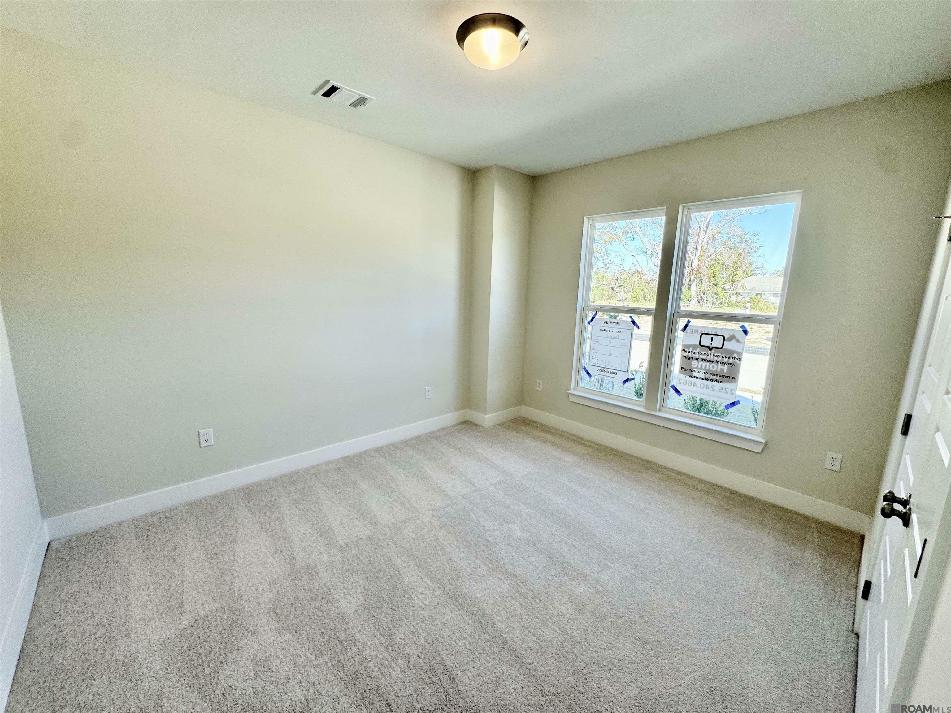 Property Photo: 7626 Silverside Cove Dr LA 70810