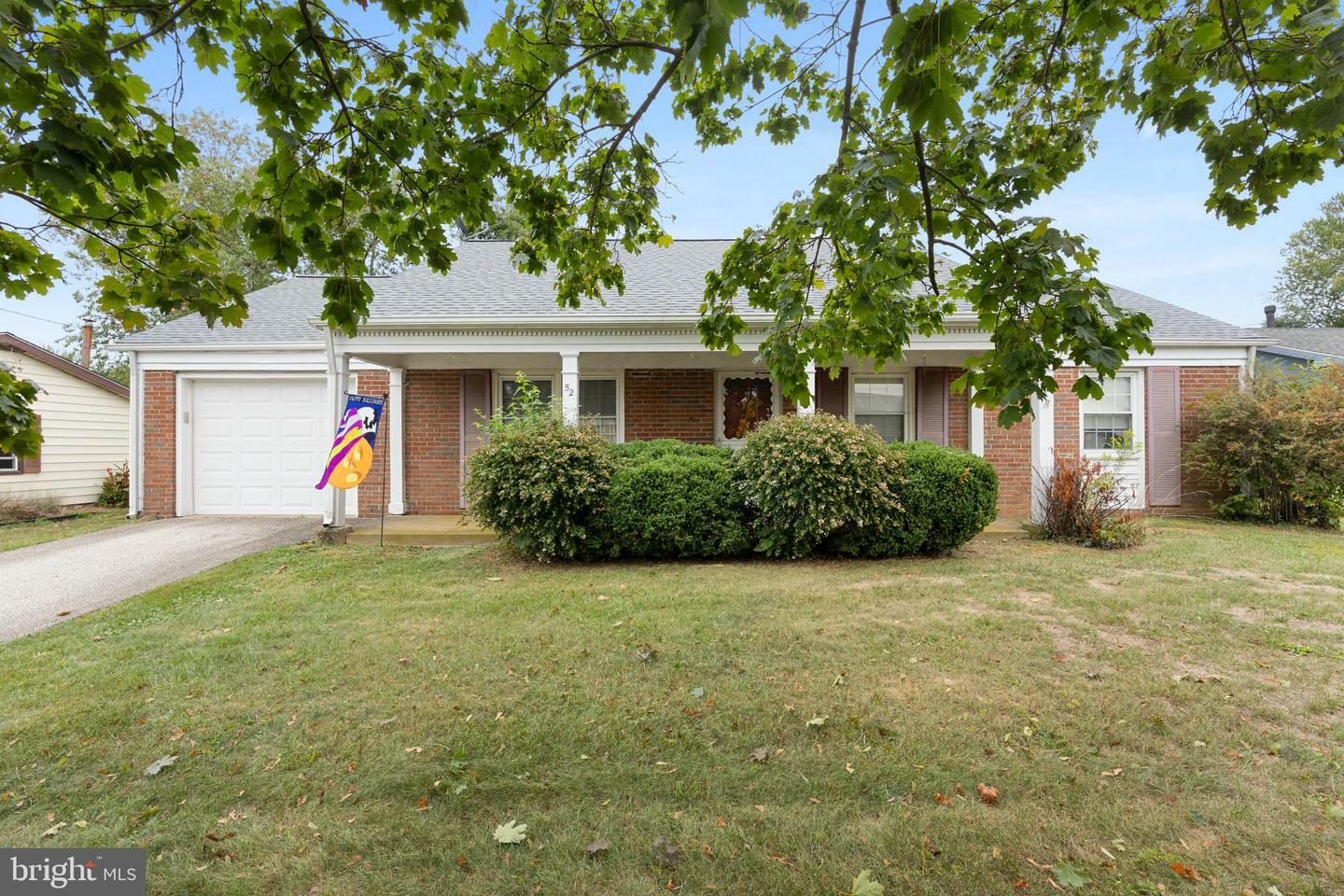 Property Photo:  52 Grayson Circle  NJ 08046 