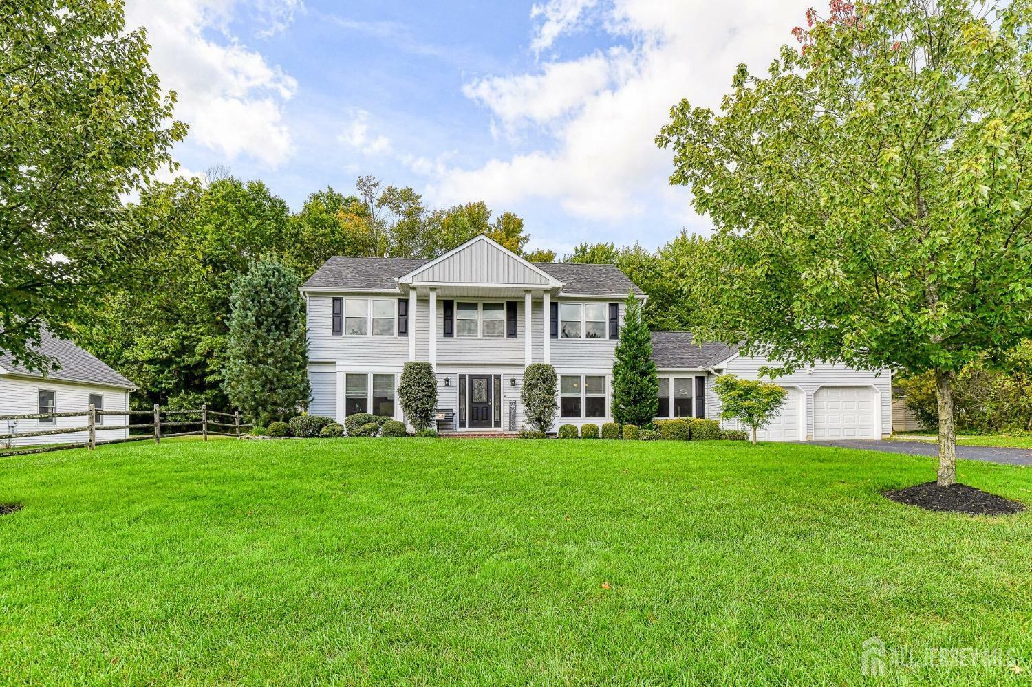 Property Photo:  7 Shady Glen Drive  NJ 08902 