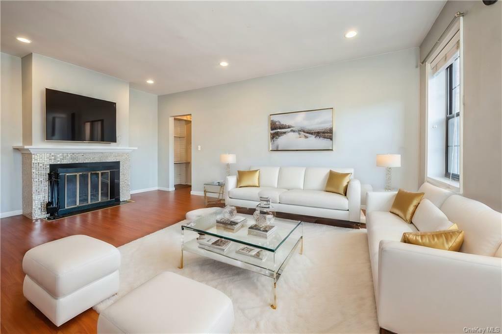 Property Photo:  840 Bronx River Road #3A  NY 10708 