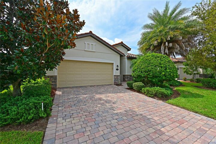 Property Photo: 7114 Quiet Creek Drive FL 34212