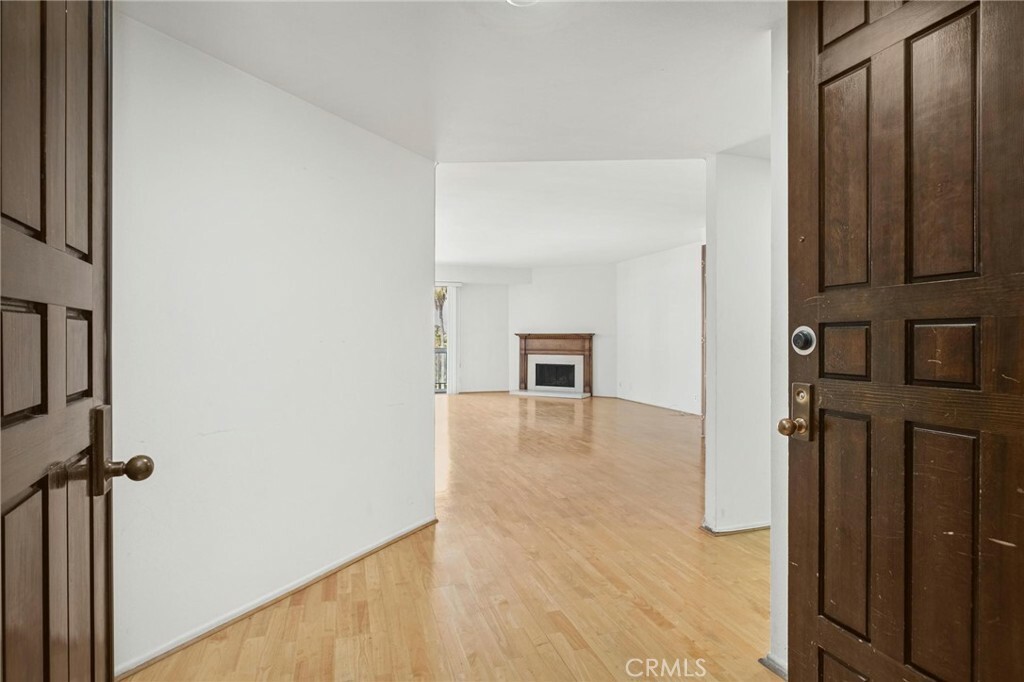 Property Photo:  4460 Wilshire Boulevard 505  CA 90010 