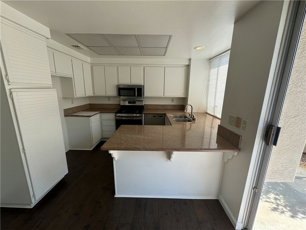 Property Photo:  22362 Golden Canyon Circle  CA 91311 