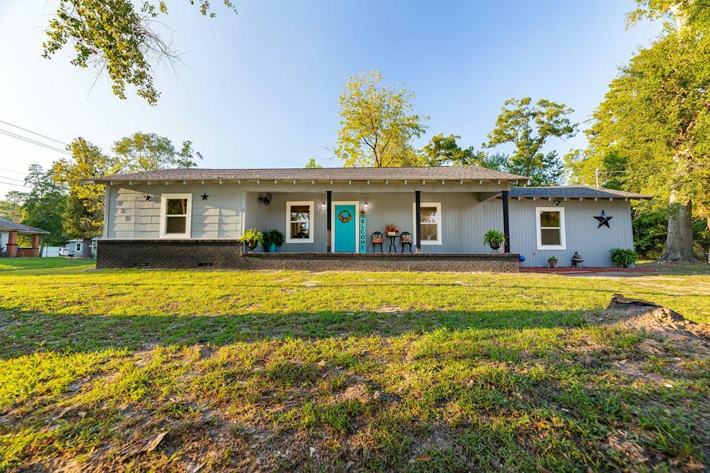 Property Photo:  123 S Popp St  TX 75964 