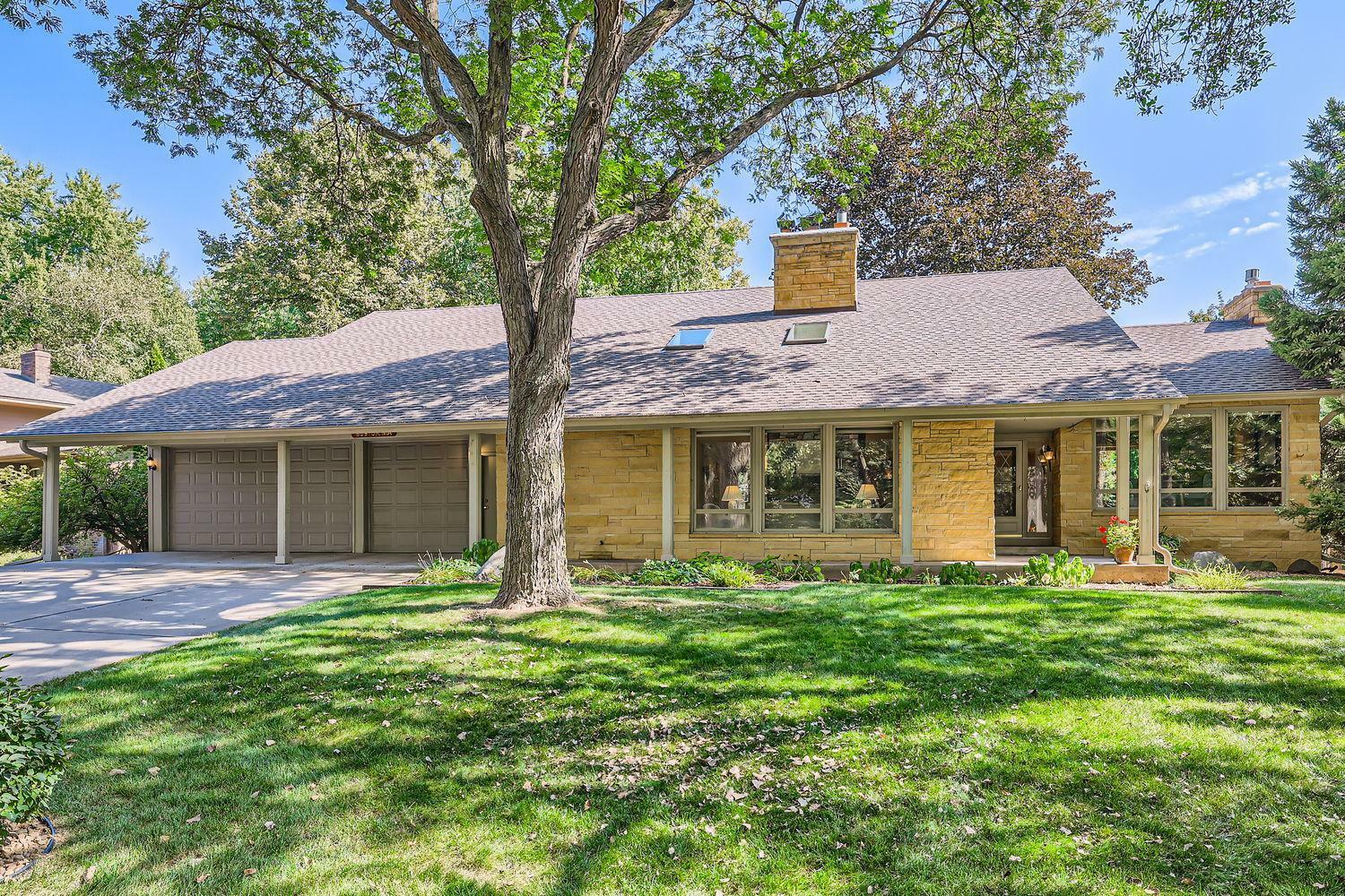 Property Photo:  6021 Killarney Lane S  MN 55436 