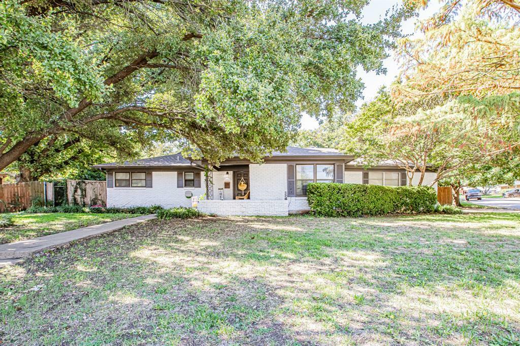 Property Photo:  5845 Wales Avenue  TX 76133 