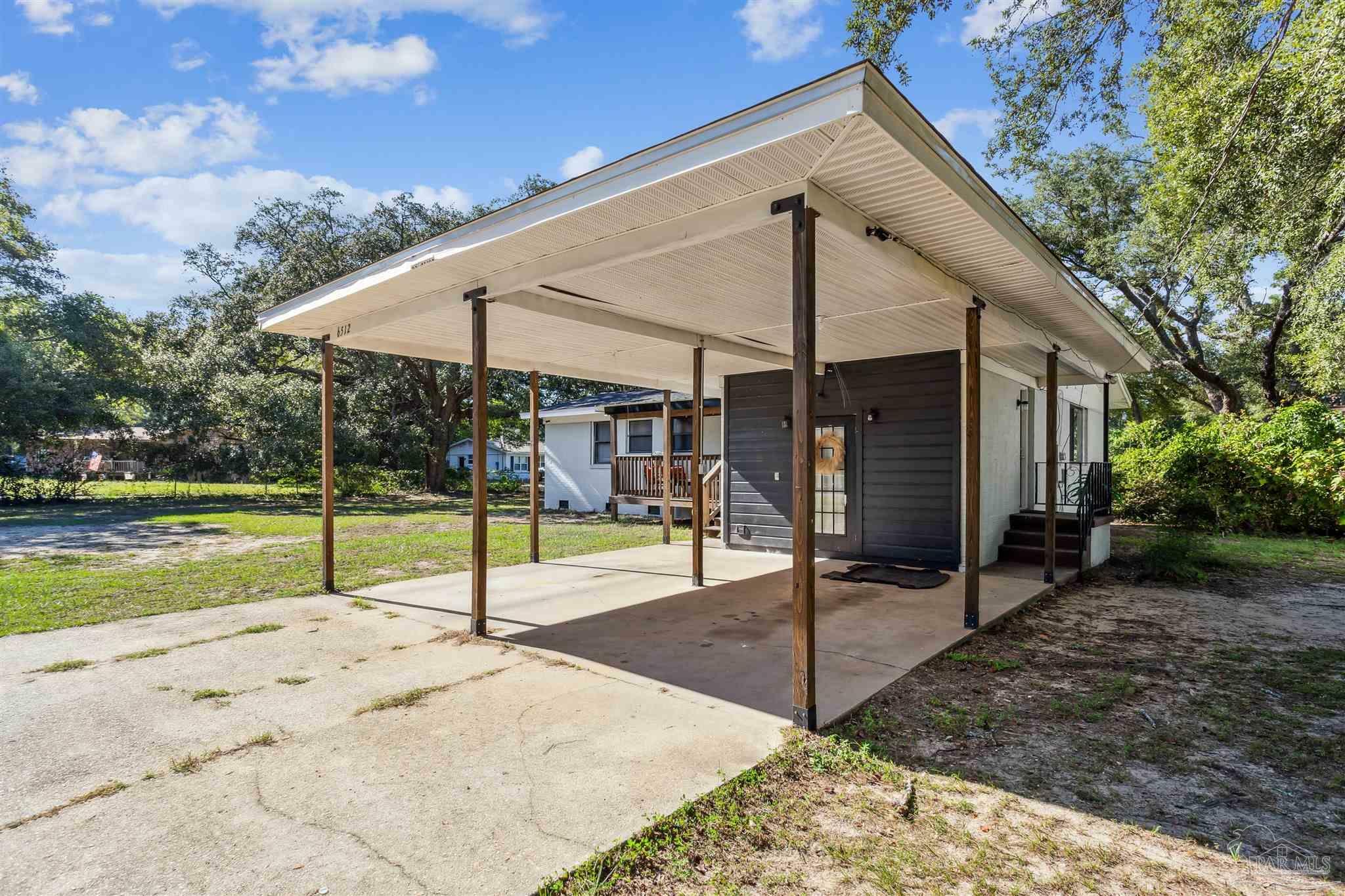 Property Photo:  6512 Hamilton Bridge Rd  FL 32570 