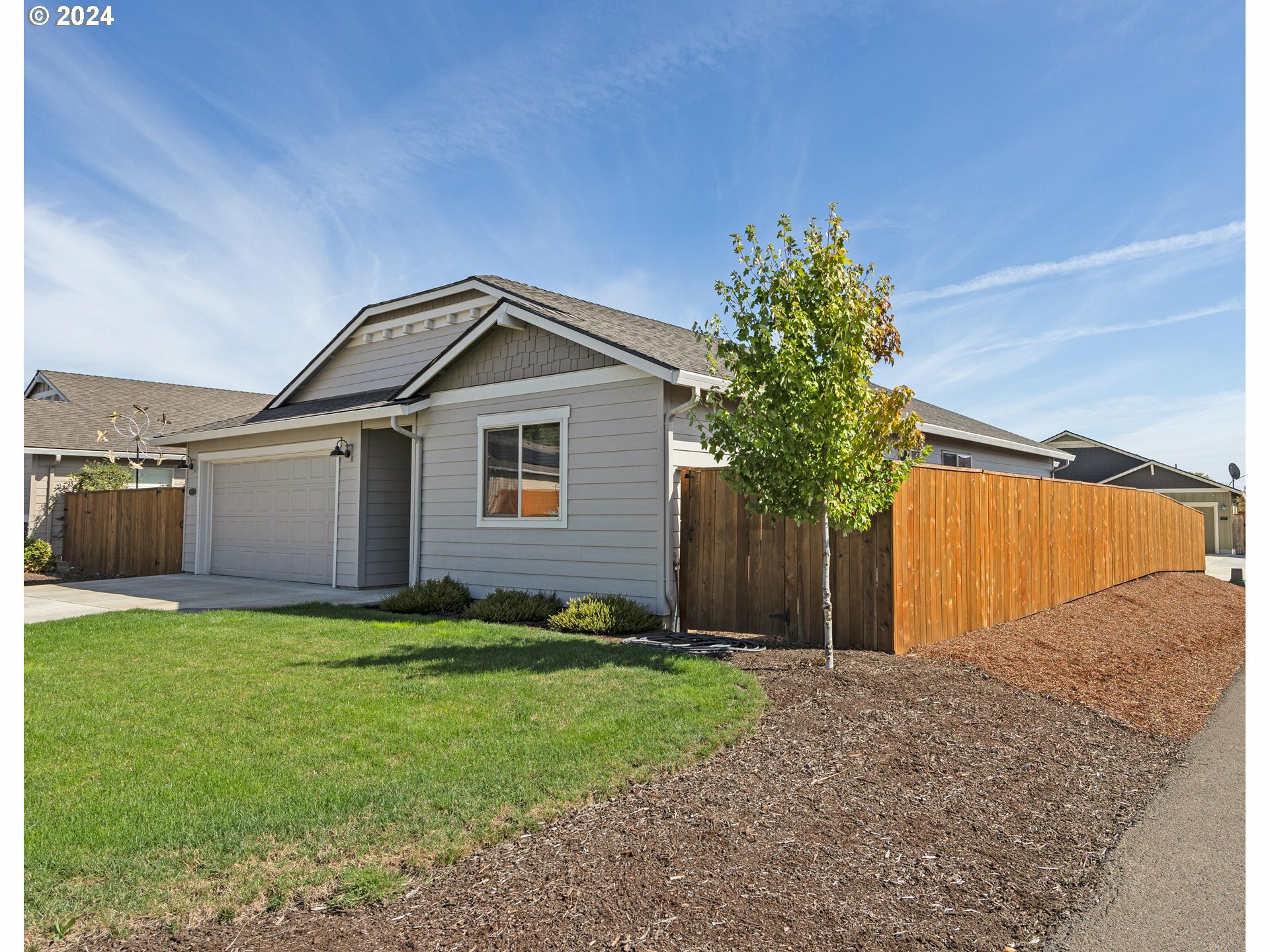 Property Photo: 455 S 10th St OR 97456