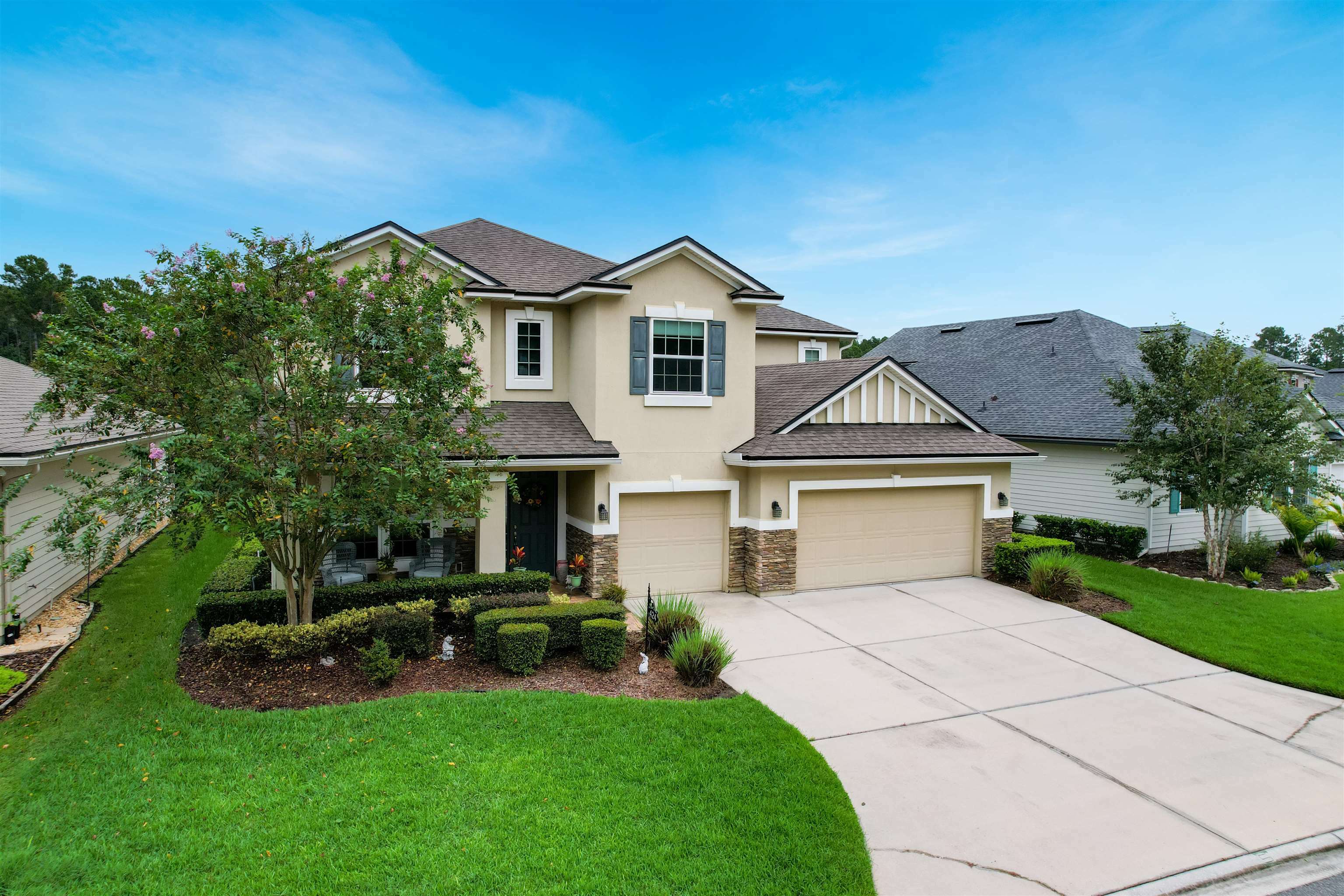 Property Photo: 424 Downs Corner Rd FL 32092