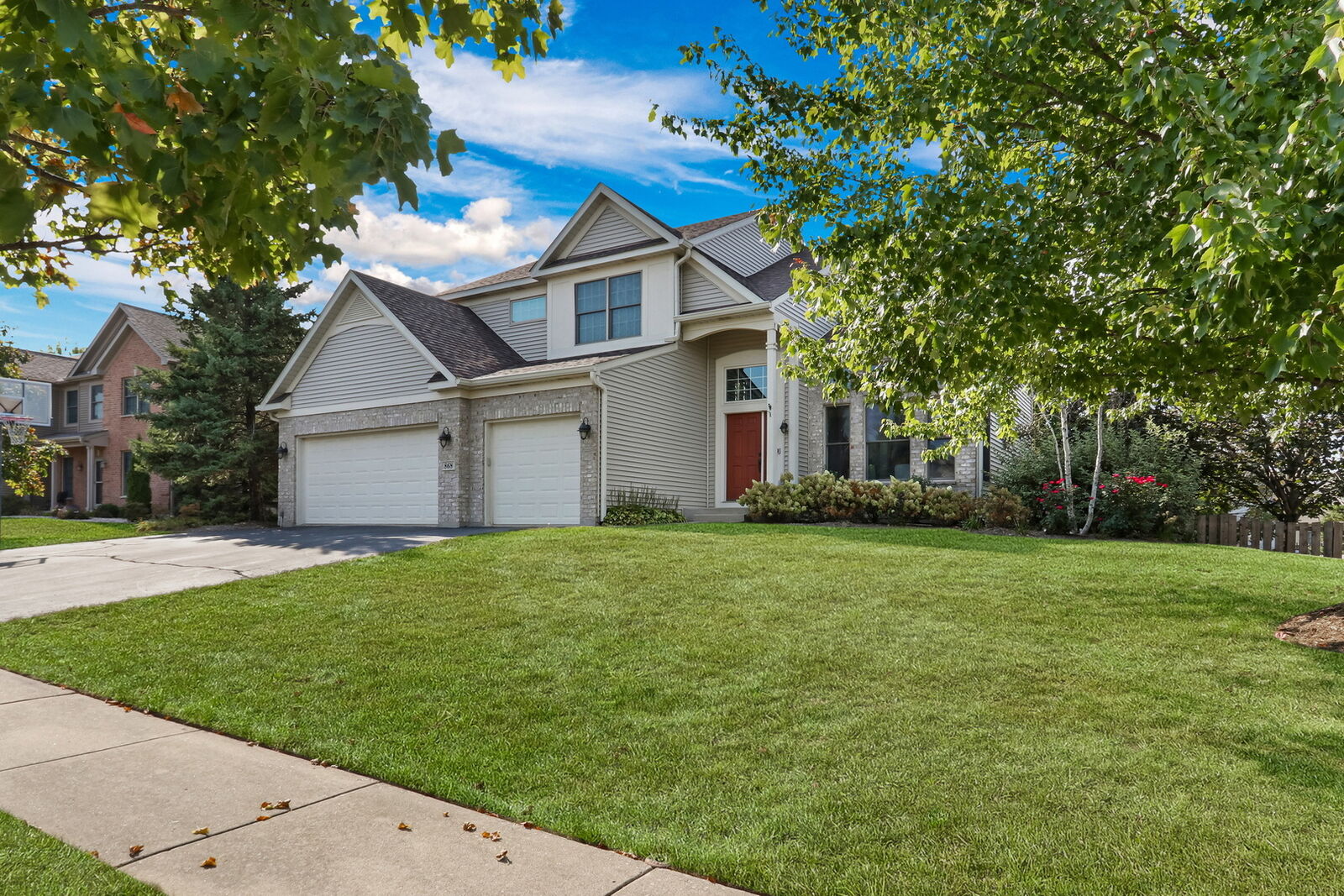 Property Photo:  868 Red Hawk Drive  IL 60002 