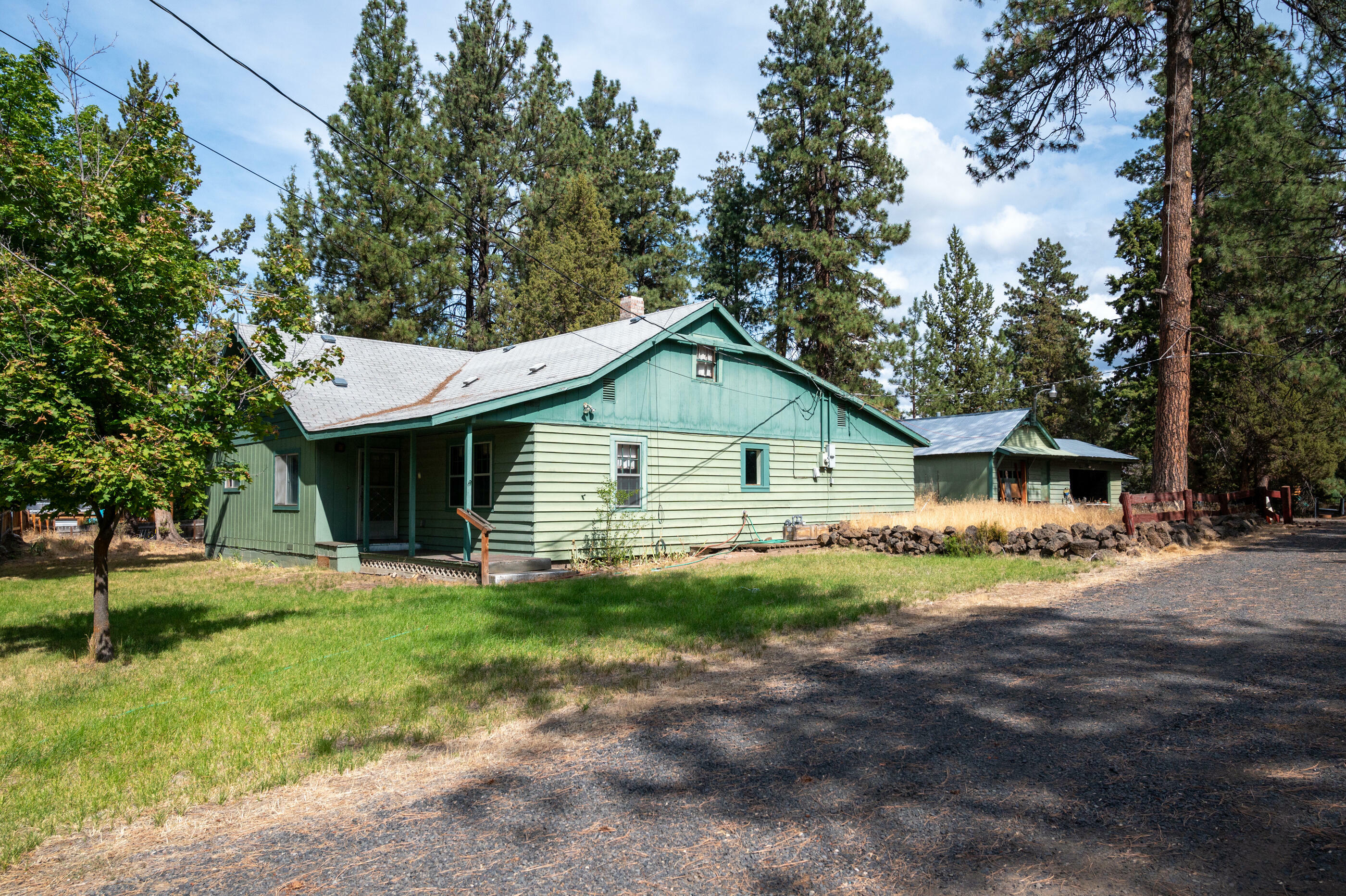 Property Photo: 61494 SW Blakely Road OR 97702